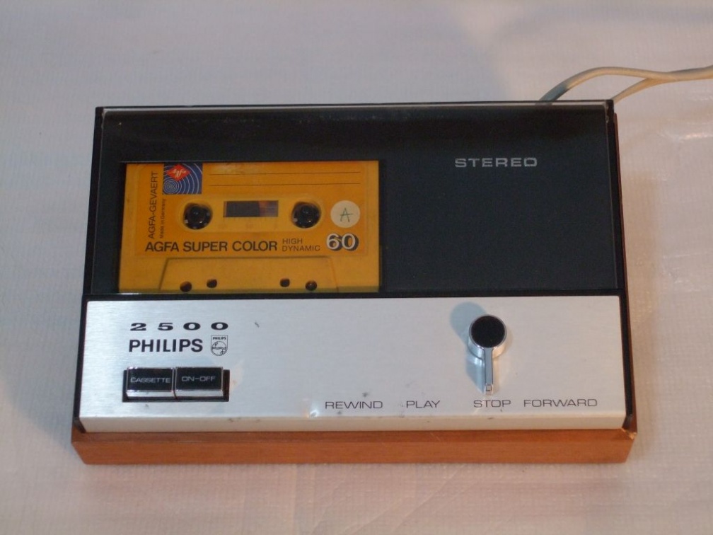 +++  1968.e.  Philips N2500 -  world's first  deck ''compact-cassette'' player