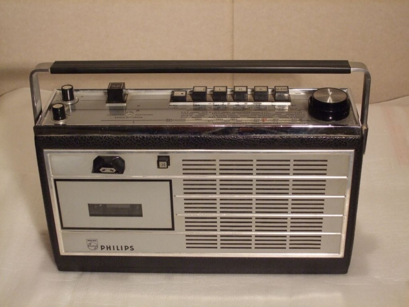Laughter I have an English class Monument 1967.d. Philips 22RL673 | Cassette recorder museum