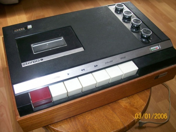 +++   1966.c.  Philips EL3312=  world's 1st  stereo ''compact-cassette'' recorder