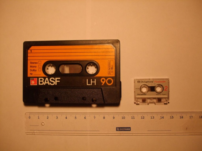 +++  1986.c.c.  Dictasette (picocassette)=smallest analog cassette