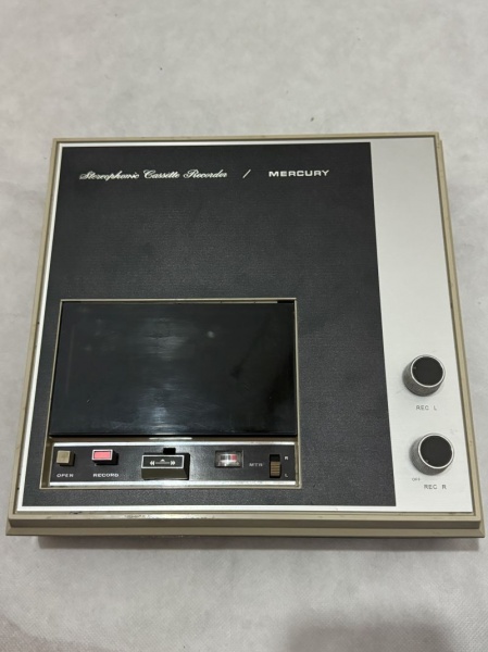 1- Mercury TR-4450 -1967 = 1st deck recorder c-c.jpg