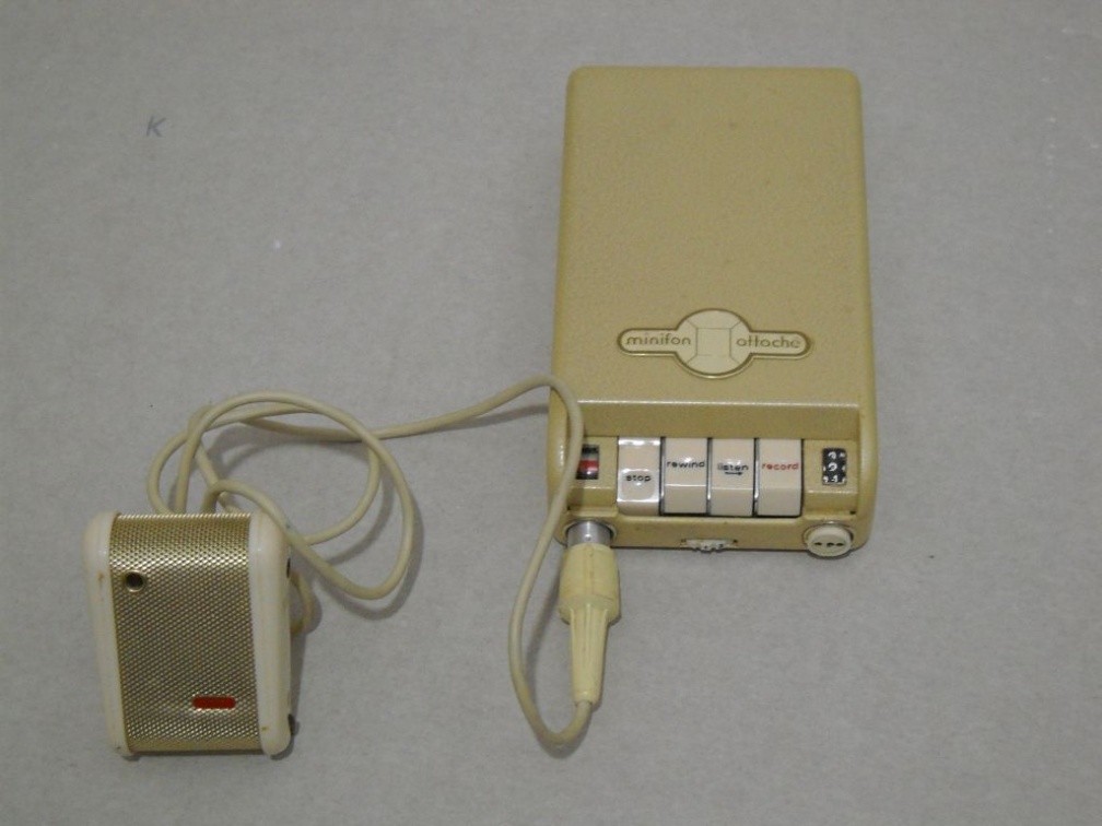 +++  1959.c. Minifon Attache = 1st european pocket cassette recorder