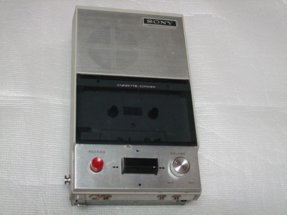 ++  1967.b.  Sony TC-12 = first japanese  compact-cassette(TM)  recorder