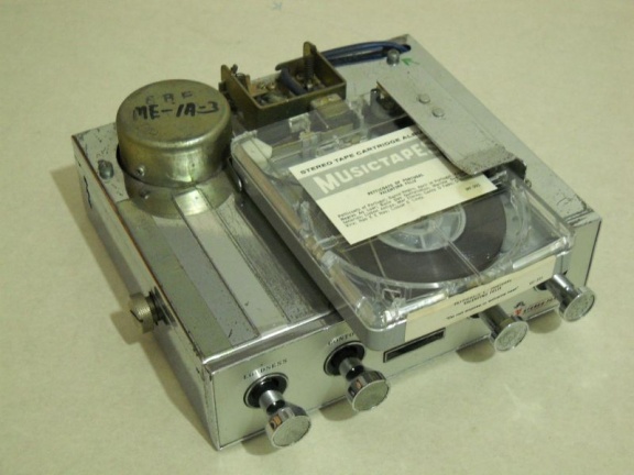 +++ 1968.k.  Muntz C-100 - first (?) car tape player of this producer