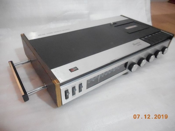 ++ 1971(?).f.  Norelco 3170 - first Philips (USA) stereo portable radiorecorder 